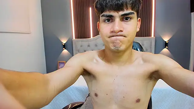 Tommy18   online show from November 11, 2025, 3:45 am