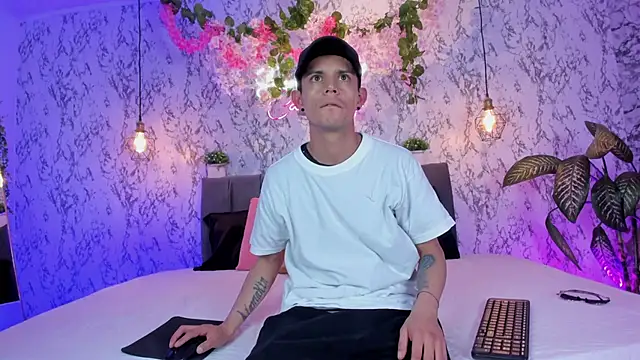 Snapshot of Bonny_and_carrot chatting on February 26, 2026, 7:14 pm Bonny and carrot online show from February 26, 2026, 7:14 pm