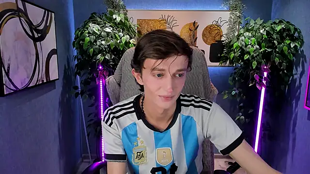 John Weasley online show from October 16, 2025, 7:38 am