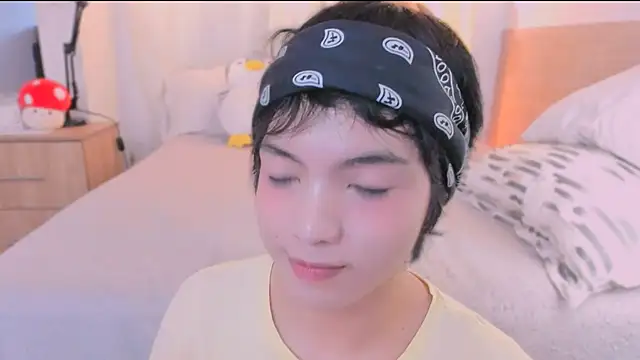 AllanYong18 online show from March 6, 2026, 12:11 pm