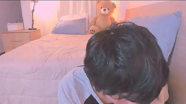 AllanYong18 online show from December 2, 2025, 10:39 am