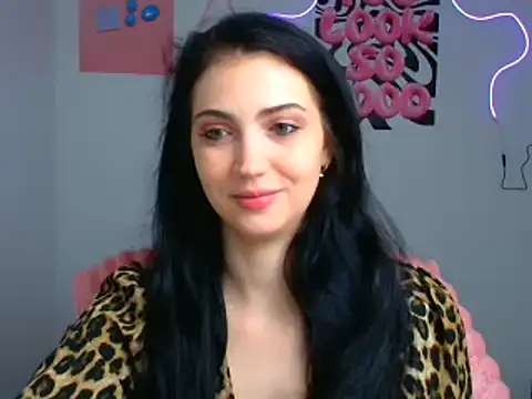 Snapshot of Amalia_amor chatting on October 13, 2025, 5:31 am Amalia amor online show from October 13, 2025, 5:31 am