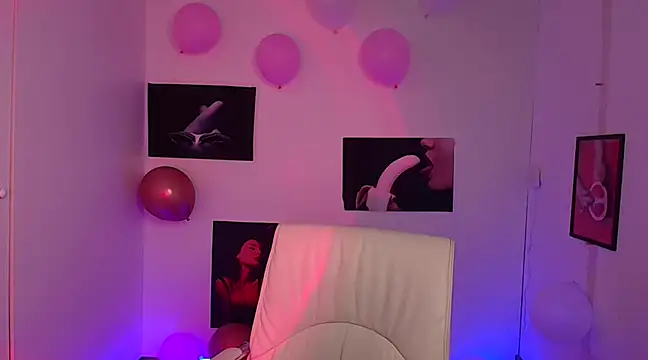 Snapshot of Amalia_amor chatting on March 13, 2025, 6:05 am Amalia amor online show from March 13, 2025, 6:05 am