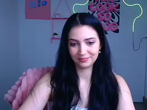 Snapshot of Amalia_amor chatting on November 18, 2025, 7:00 am Amalia amor online show from November 18, 2025, 7:00 am
