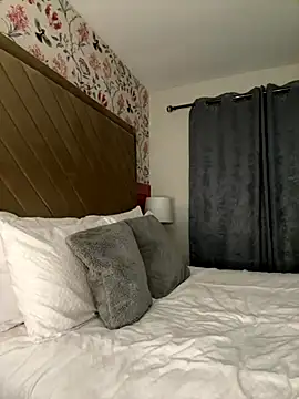 lucyRose xoxox online show from November 19, 2025, 6:08 pm