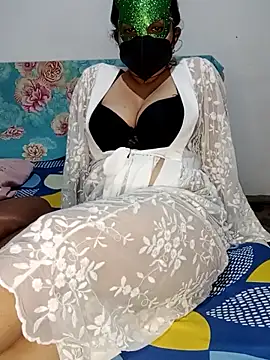 Queen princes online show from November 2, 2025, 5:07 pm