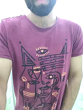 TOPMOON001 online show from October 12, 2025, 7:04 pm