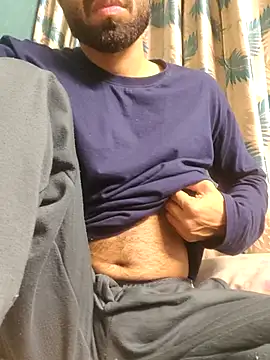 TOPMOON001 online show from February 13, 2026, 7:36 pm