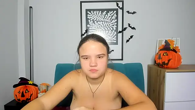 AdeleCruz online show from October 29, 2025, 8:02 am