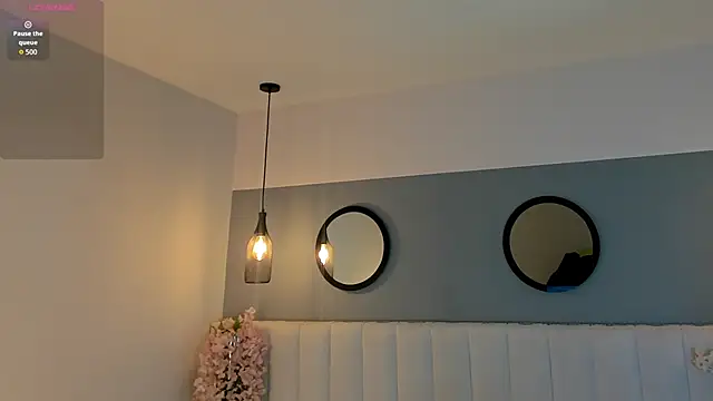 chelsea bolton  online show from April 3, 2026, 12:22 pm