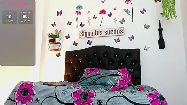 Snapshot of Candy_Mendez chatting on October 18, 2025, 12:29 pm Candy Mendez online show from October 18, 2025, 12:29 pm