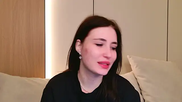 EmmaLawrens online show from March 14, 2026, 10:32 am