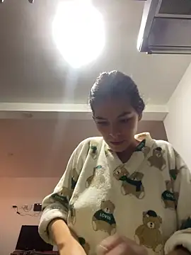 Aleska Miami online show from April 15, 2026, 12:42 pm