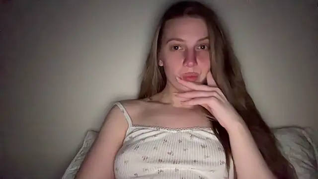 Snapshot of Ella-82 chatting on February 22, 2025, 2:50 am Ella-82 online show from February 22, 2025, 2:50 am