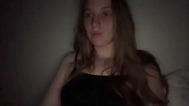 Snapshot of Ella-82 chatting on February 25, 2025, 3:09 am Ella-82 online show from February 25, 2025, 3:09 am