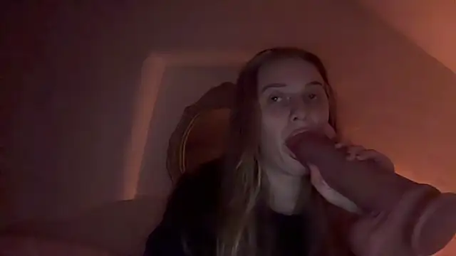 Ella-82 online show from November 10, 2025, 8:25 pm