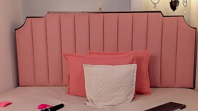 Snapshot of KarenSims chatting on September 9, 2025, 6:28 pm KarenSims online show from September 9, 2025, 6:28 pm