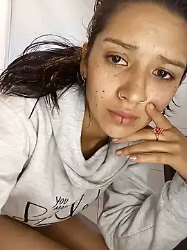 Snapshot of Cleo_Hott chatting on March 15, 2025, 12:24 pm Cleo Hott online show from March 15, 2025, 12:24 pm