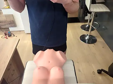 MacPlesure online show from January 20, 2025, 2:03 pm