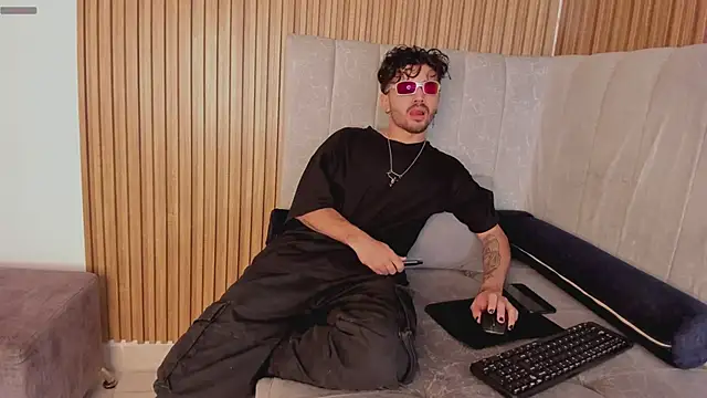 javi fox online show from February 7, 2025, 6:14 am