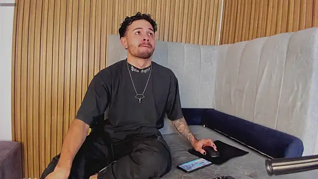 javi fox online show from February 9, 2025, 5:40 am