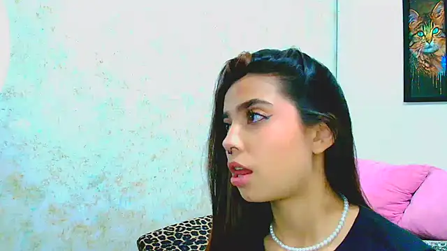 Rousse violett online show from February 27, 2025, 8:09 pm