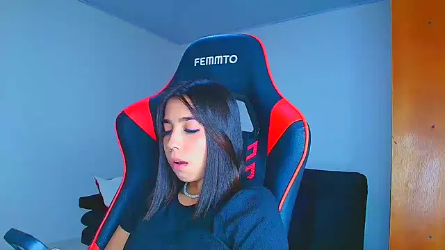 Rousse violett online show from December 1, 2025, 9:04 pm