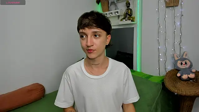 jeremy salvatore online show from December 18, 2025, 1:22 am