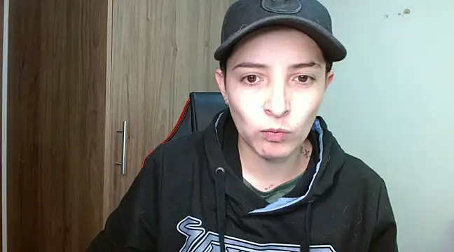 Snapshot of alex_parker07 chatting on January 23, 2025, 9:50 pm alex parker07 online show from January 23, 2025, 9:50 pm