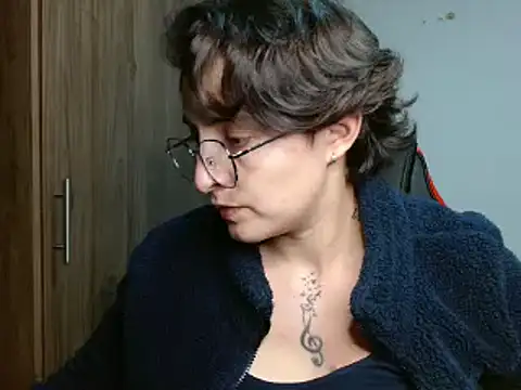 Snapshot of alex_parker07 chatting on January 31, 2025, 2:48 am alex parker07 online show from January 31, 2025, 2:48 am