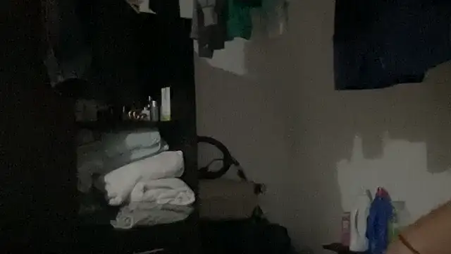 LunaBeya online show from December 22, 2025, 11:54 am