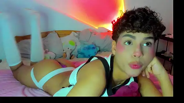 dani angels   online show from March 3, 2026, 9:33 pm