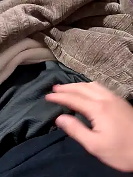 young18dick  online show from January 8, 2025, 9:21 am