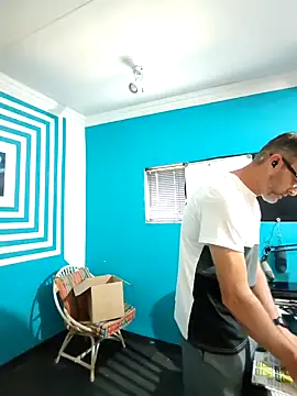 itsmeyes69 online show from February 3, 2025, 9:08 am