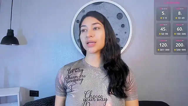 Sara conde online show from November 26, 2025, 11:21 am