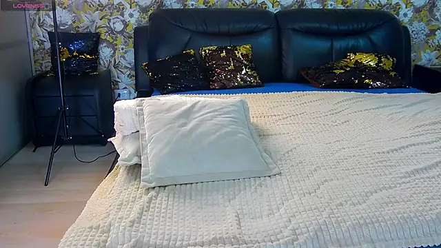 LiaStef online show from October 7, 2025, 9:54 am