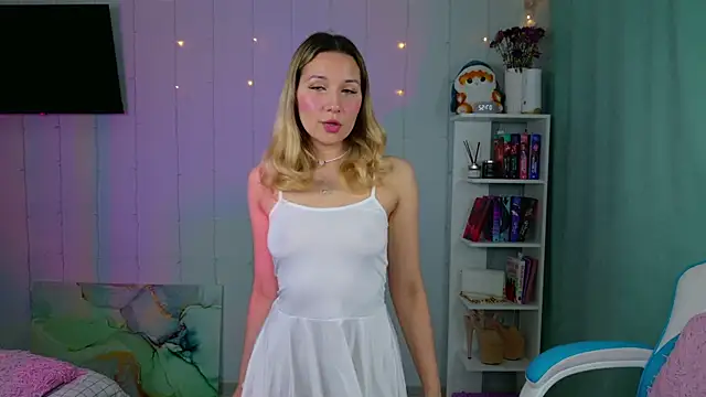 Mercedes Robinson online show from November 1, 2025, 4:52 am