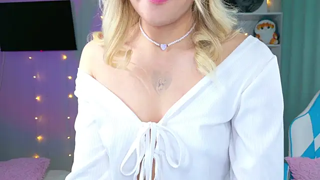 Mercedes Robinson online show from December 5, 2025, 4:22 am