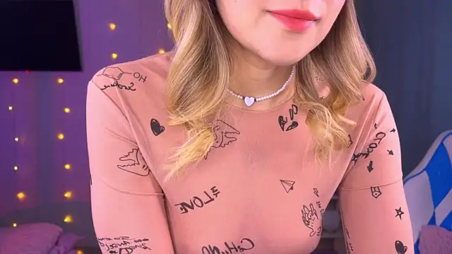 Mercedes Robinson online show from October 15, 2025, 3:49 am