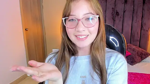 Dahlia Rousse online show from October 23, 2025, 6:45 am