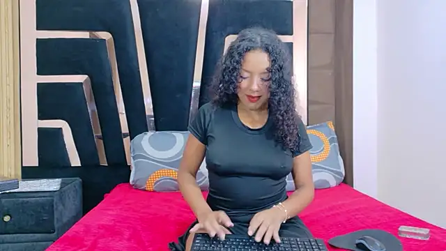 Snapshot of SolEvanss chatting on October 17, 2025, 1:02 pm SolEvanss online show from October 17, 2025, 1:02 pm