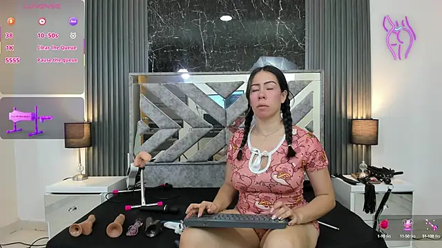 SalomeSimonz online show from September 18, 2025, 7:50 pm