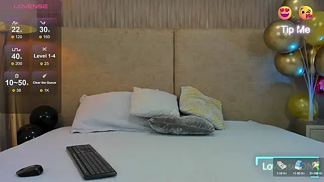 Snapshot of taylorsmiiith_ chatting on March 12, 2025, 7:14 pm taylorsmiiith online show from March 12, 2025, 7:14 pm