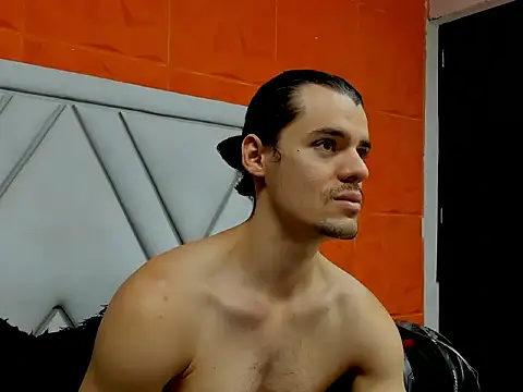 Snapshot of maxi_styles chatting on February 12, 2026, 12:49 pm maxi styles online show from February 12, 2026, 12:49 pm