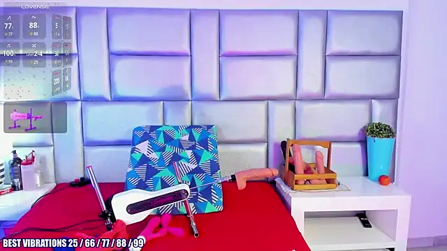 LovelyNickii online show from December 4, 2025, 12:48 pm