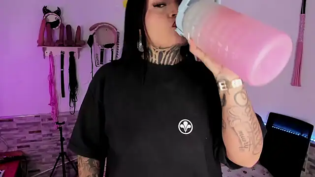 amyswallow7 online show from February 5, 2026, 2:40 am