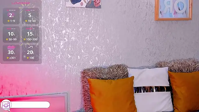 Luxury Woman online show from February 18, 2026, 2:53 am