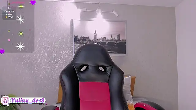 Luxury Woman online show from October 28, 2025, 3:40 am