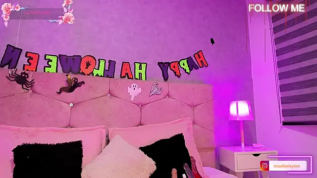 Elise-Leyton online show from October 30, 2025, 9:11 pm