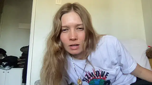 bbgirlfriend online show from April 24, 2026, 8:22 pm